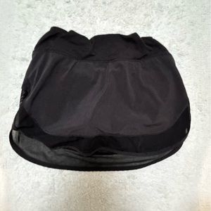 Lululemon, black tennis skirt, size 2, Very comfortable! lightweight.